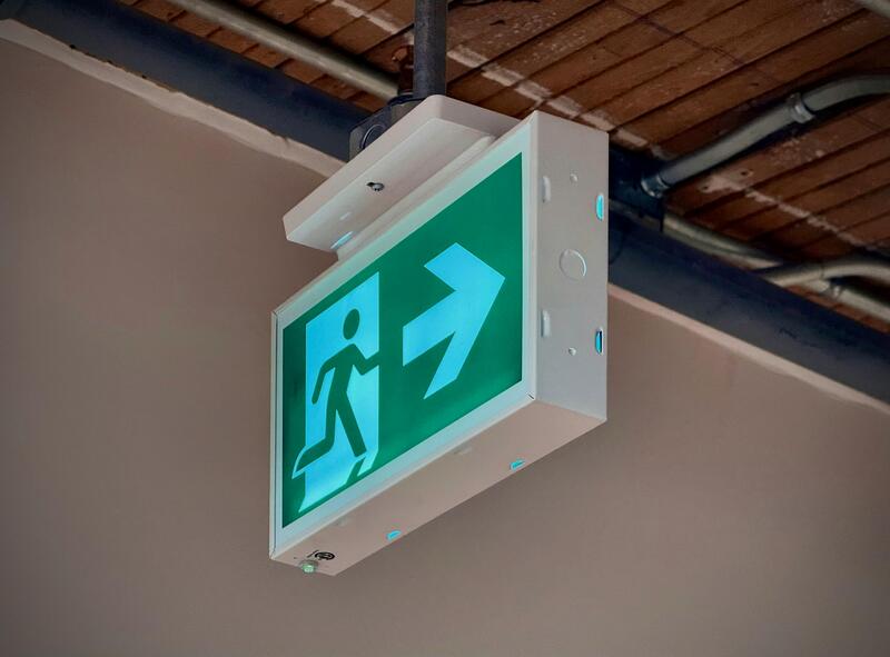 Protocolos de Emergencia para Alquileres Temporarios: Guía Completa para Hosts