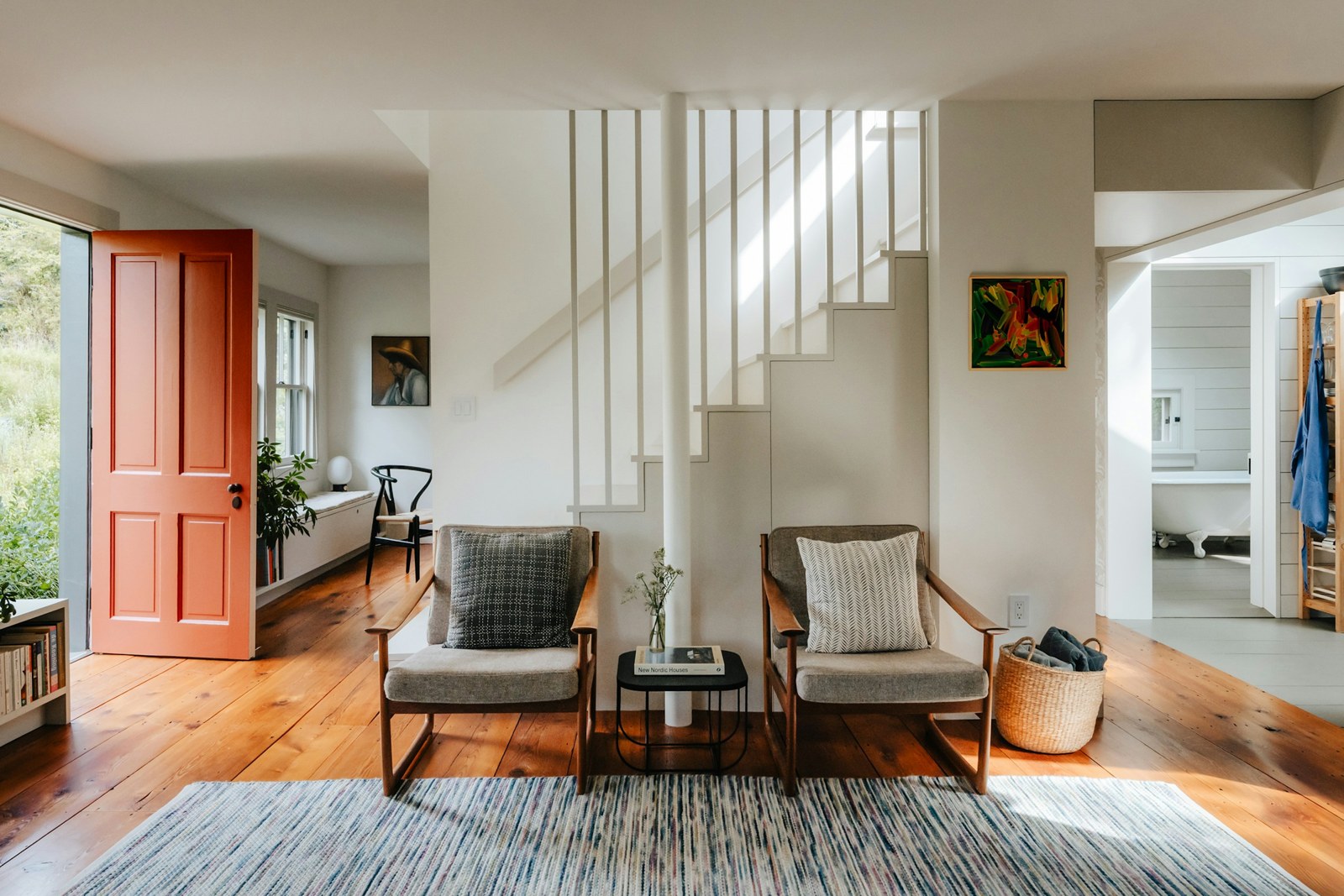 Living de una vivienda con acceso y espacios visibles, contexto de una rutina operativa por propiedad