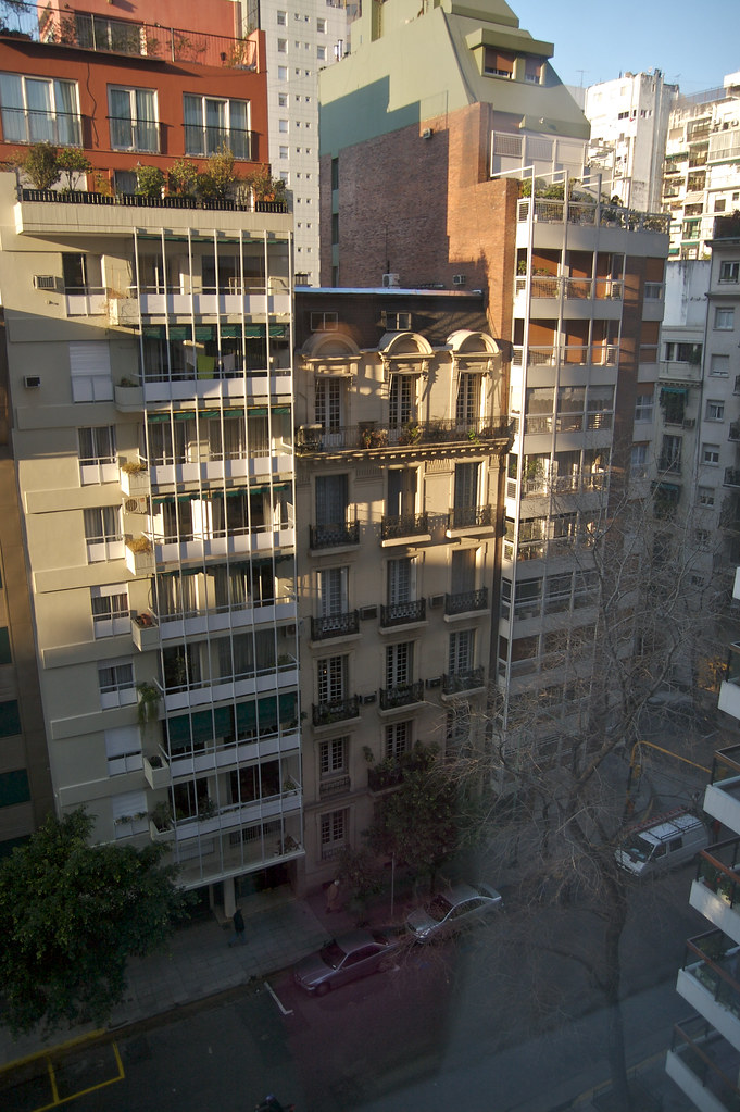 Perspectiva de una zona residencial porteña